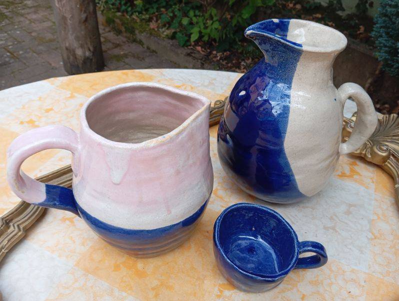 Pichets géants de Louise et Camille/technique du colombin.
